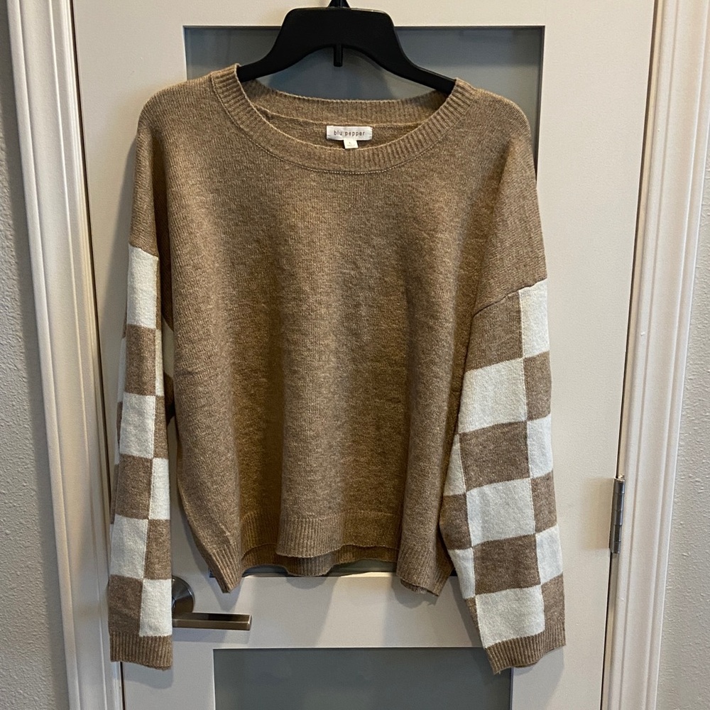 Blu Pepper Tan and Cream Checkered Sleeve Sweater